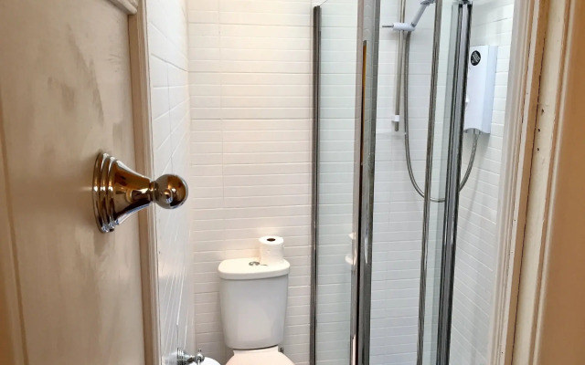 16 Pilrig Guest House