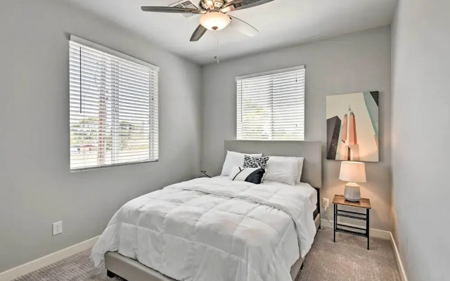 7 Mi to Dtwn Phoenix: Home w/ Patio & Yard