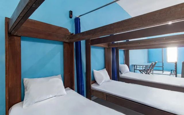 OYO 93433 Bunk Bed Bali