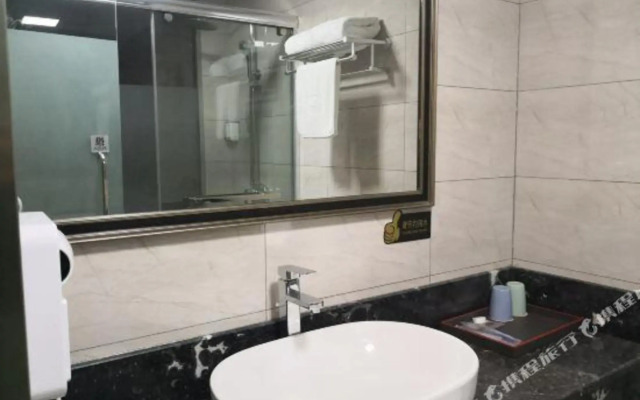 Huating Hotel (Jiangdu District Shaobo Ancient Town)