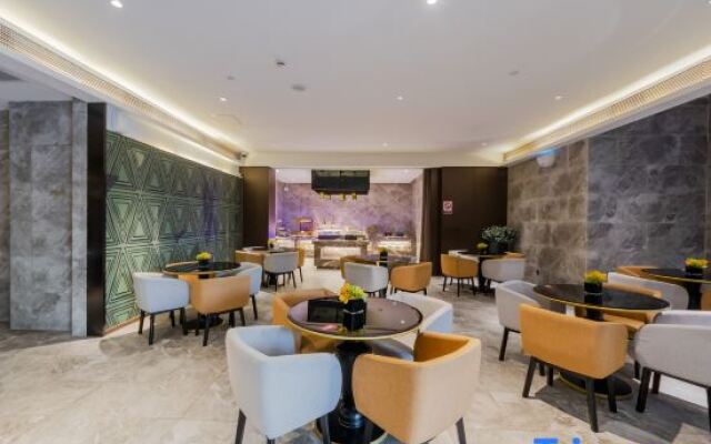 Yitel Premium (Shanghai New International Expo Center Expo Garden)