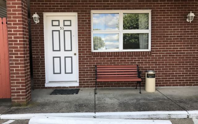 Colonial Hotel-Motel