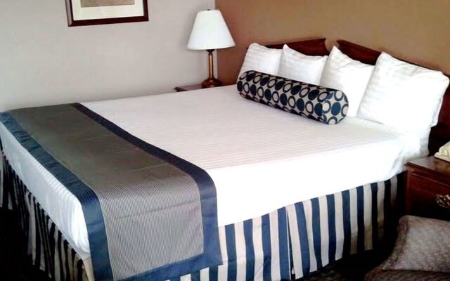 Magnuson Hotel Red Baron