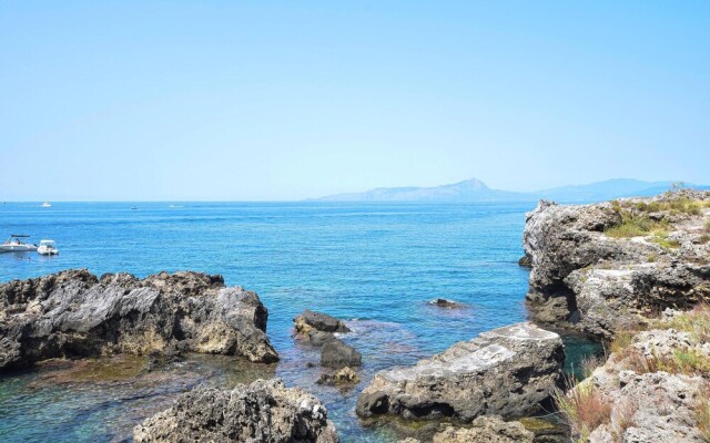 Stunning Home in Palmi With Wifi and 2 Bedrooms