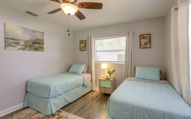 Pet-friendly Largo Escape w/ Fire Pit!