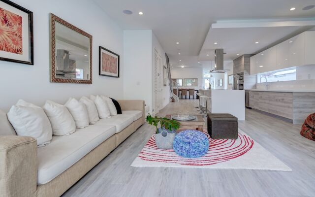 4BR Pool Townhome Duplex by Jos17