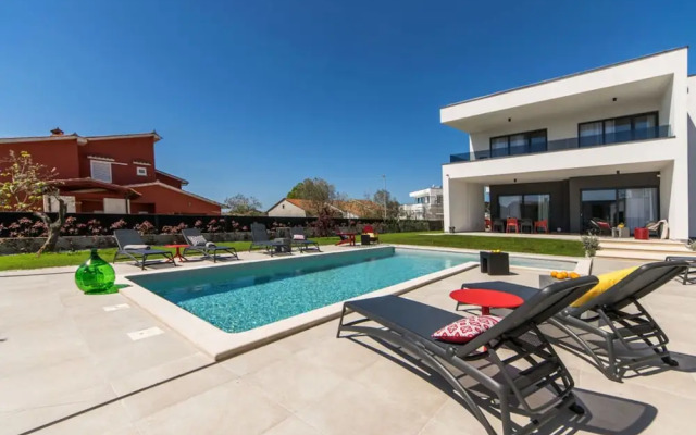 Zen Comfortable Holiday Residence