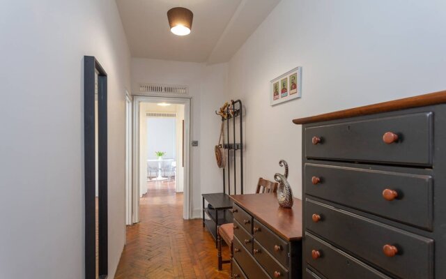 2 Bedroom Apartment Near Queensway And Bayswater