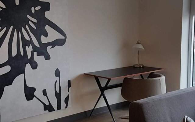 Semaphore Splash Apartments