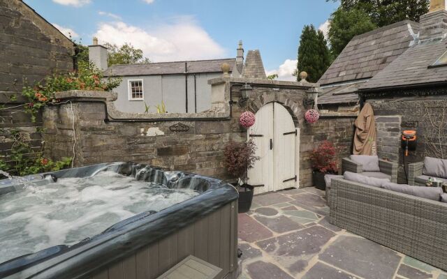 Bryn Derwen Coach House