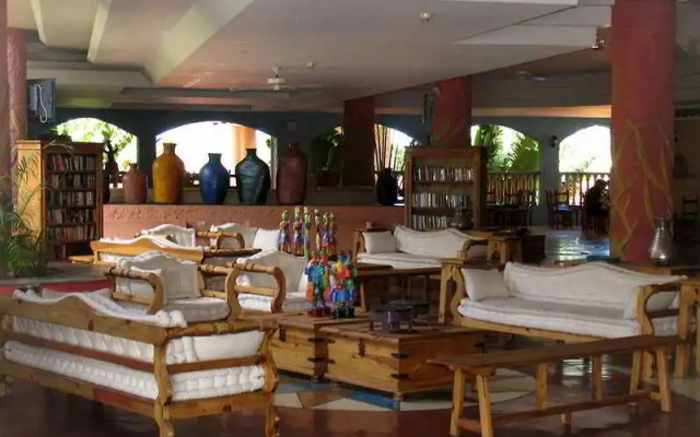 Costa Caribe Beach Hotel & Resort