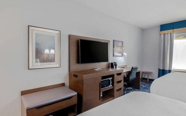 Best Western Plus St. Louis Airport Hotel