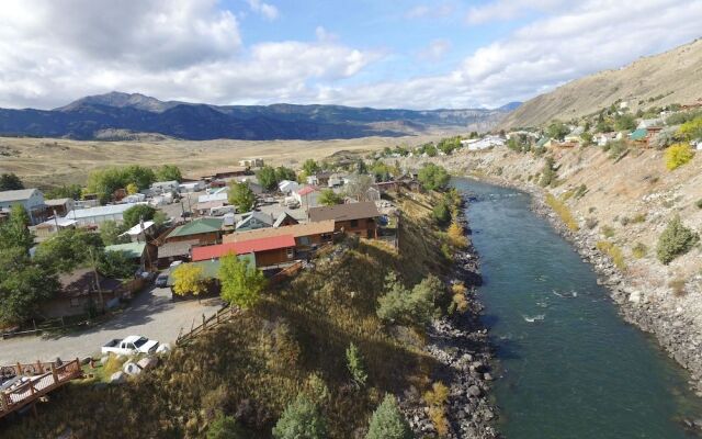 Yellowstone River Suites