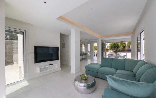 Protaras Villa Piera By The Sea