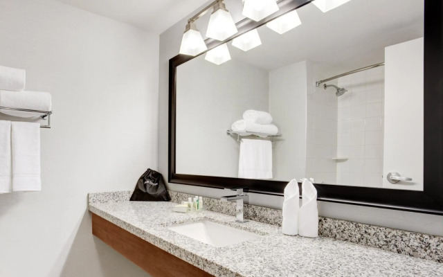 Holiday Inn Ottawa East by IHG