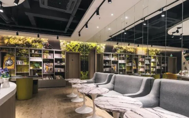 Cuiping Crystal Shangpin Hotel (Nanjing Xingang Cuiping Crystal Plaza Branch)