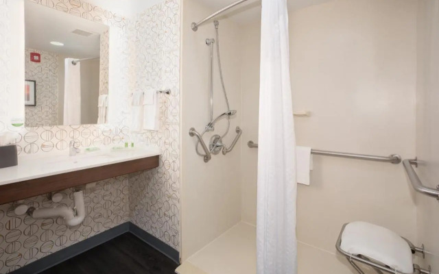 Holiday Inn Winchester Se-Historic Gateway by IHG