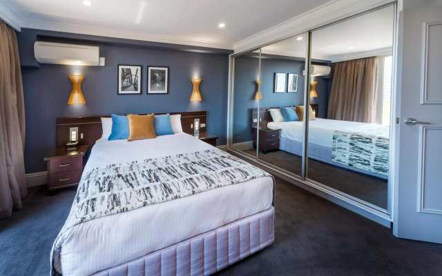 Hyde Park Inn Hotel