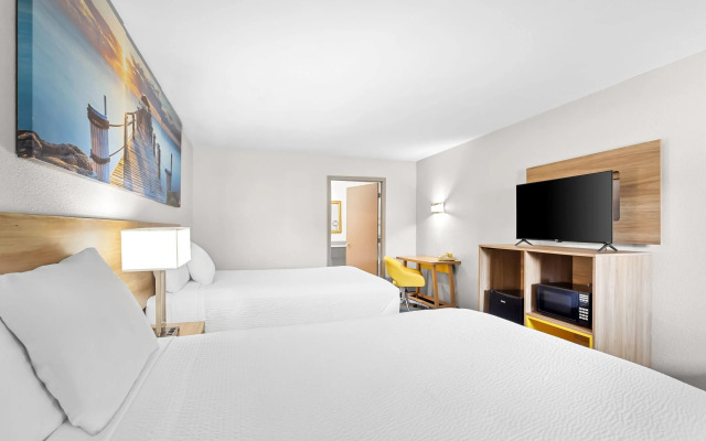 Days Inn by Wyndham Huntington