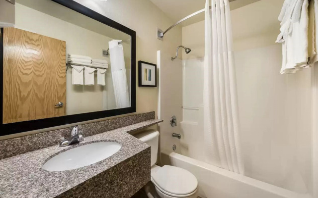 Quality Inn & Suites near NAS Fallon