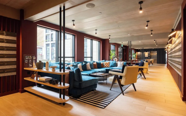 Leeds Centre by Charles Hope