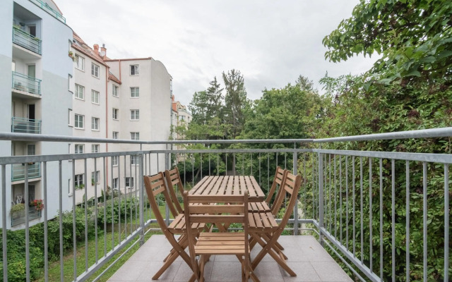 Bright, Cozy & Quiet