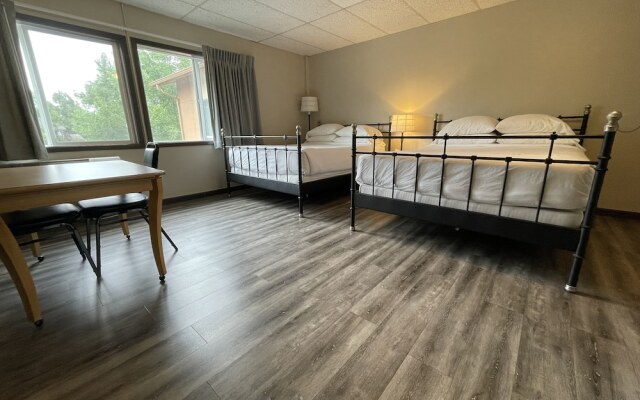 Boulder Twin Lakes Inn