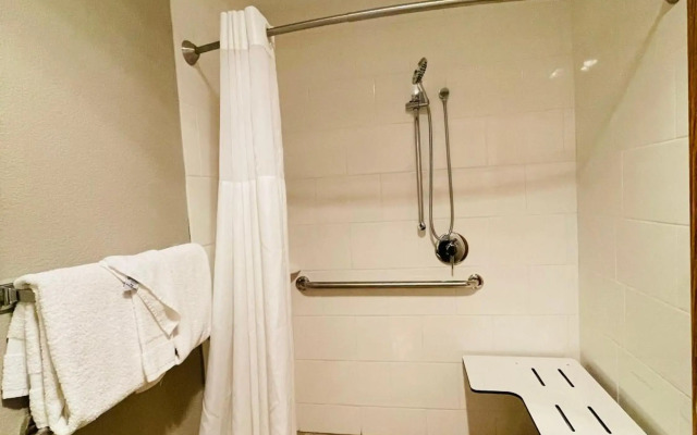 Quality Inn Madison West Near University Area