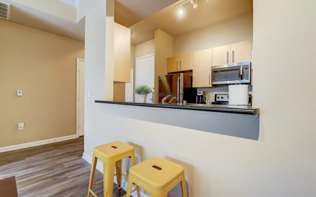 FRONTDESK Oakwood Residence Apts Uptown Dallas