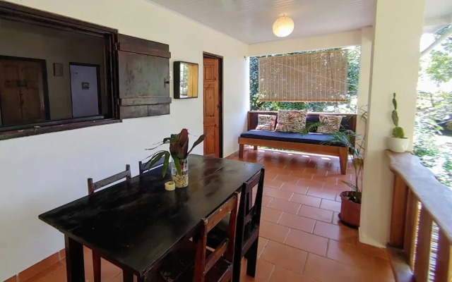 Colibri Surf House & Flats