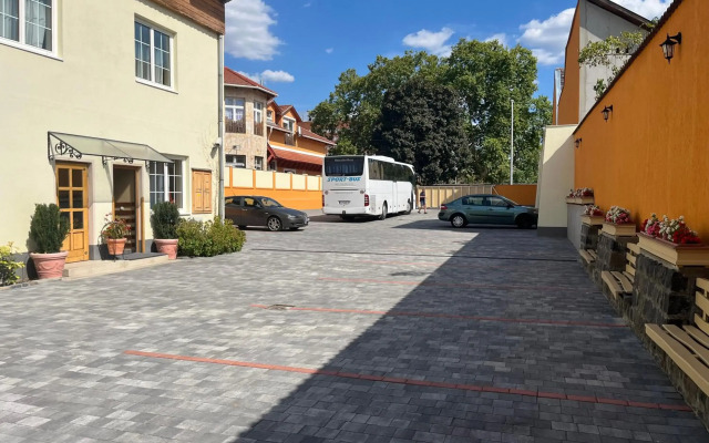 Karin Hotel