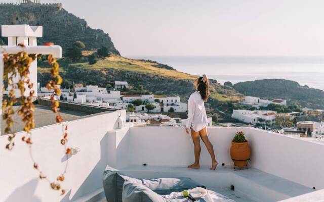 Arte Lindos Suites