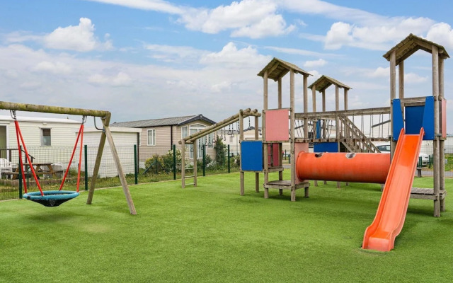 Modern Mobile Home in Middelkerke With Garden