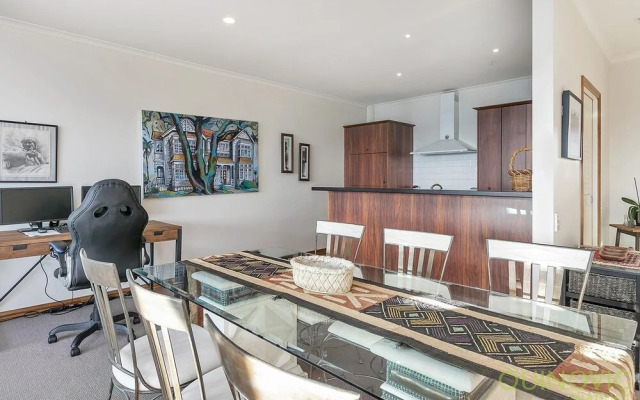 Qv Spacious Waterfront Apartment - 791