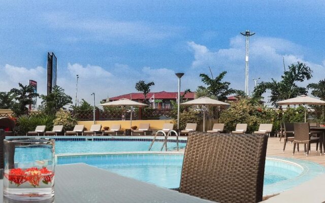 Oak Plaza Hotels - East Airport