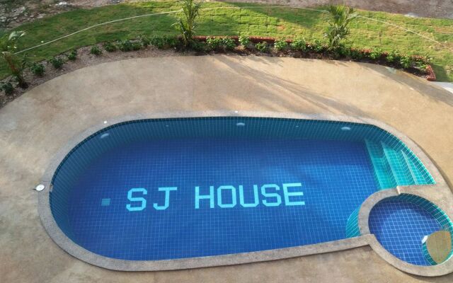 OYO 665 Sj House Hotel