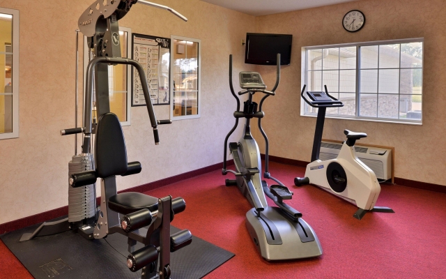 Quality Inn & Suites Des Moines - Merle Hay Road