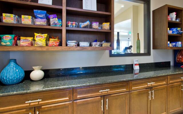 Holiday Inn Express Hotel & Suites Denver East-Peoria Street by IHG