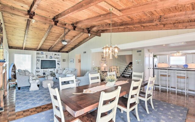 Waterfront Deck: Charming Galveston Home!