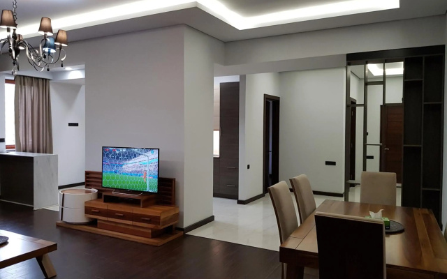 Northern Avenue, 3 bedrooms Luxury, New Renovated apartment TT666