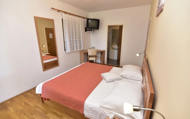 Rooms Tom