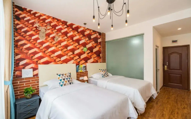 Hand painted art home