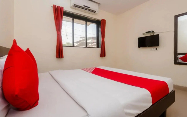 OYO 23285 The Diplomat Lodging