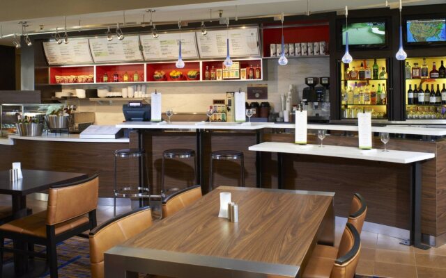 Courtyard by Marriott Chicago Deerfield