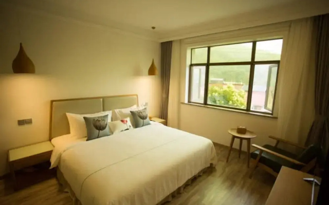 Huazhuyue·Moganshan Yunjipo Hot Spring Beauty Villa (Houwu Transfer Center Store)