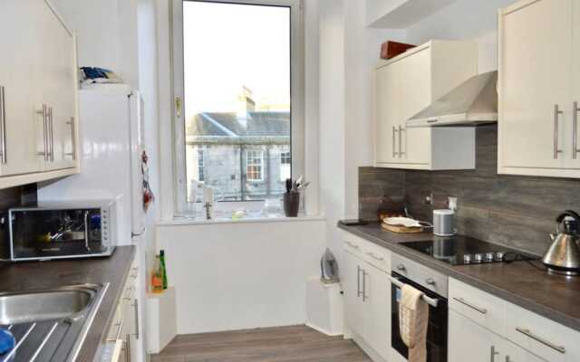 Modern and Bright 1 Bed Flat Near Leith