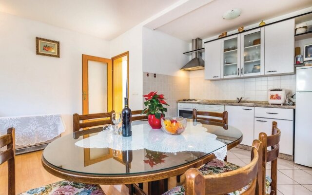 Awesome Home in Rab With Wifi and 2 Bedrooms