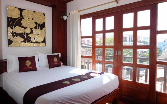 Manorom Boutique Hotel