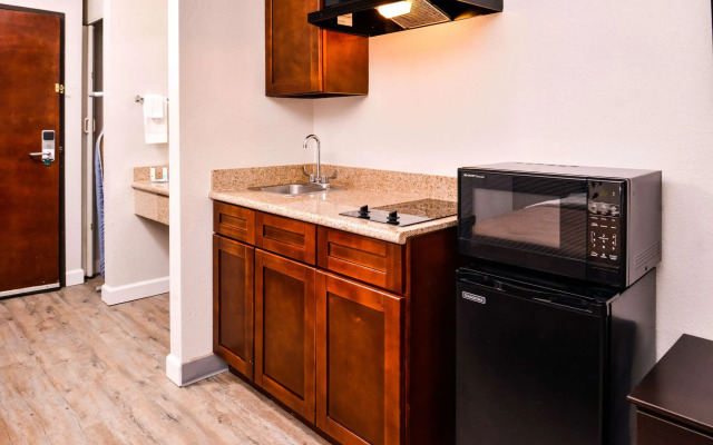 Quality Inn & Suites Beaumont