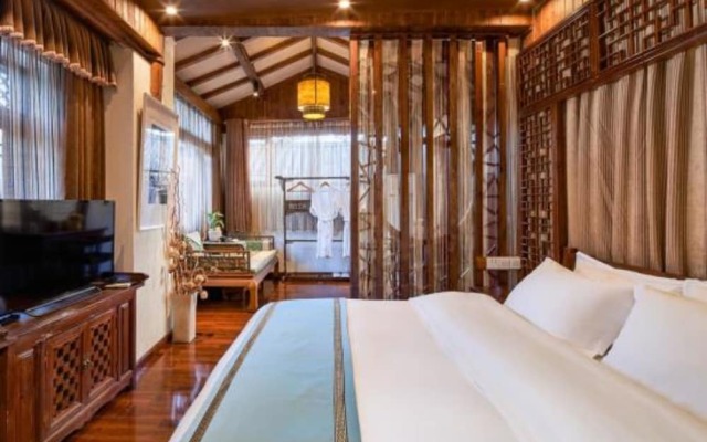 Floral Hotel Fantu